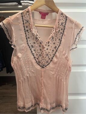Sunny Leigh Pale Pink Embroidered Cap-Sleeve Button Front Blouse SILK